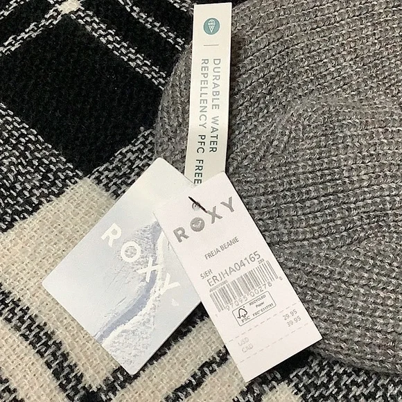 Roxy grey freja embroidered beanie hat - Picture 4 of 5